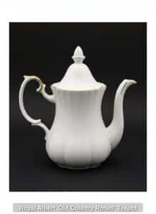 Royal-Albert-Old-Country-Roses-Teapot-fifth-image