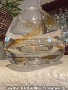 Royal-Limited-Moonbloom-Crystal-Vase-second-image