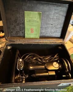 Singer-Featherweight-Sewing-Machine
