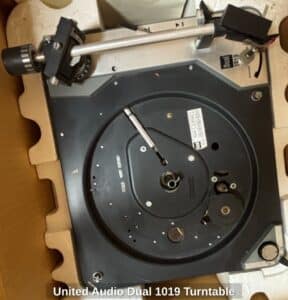 United-Audio-Dual-Turntable-third-image
