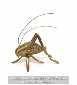 Vintage-Brass-Grasshopper-or-Cricket-Paperweight-Figurine