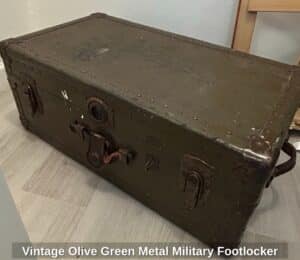 Vintage-Olive-Green-Metal-Military-Footlocker