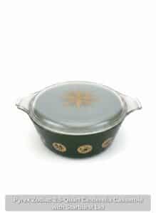 Pyrex-Zodiac-.-Quart-Cinderella-Casserole-with-Starburst-Lid