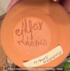Alfar-Loberico-Cuenca-Spain-Pottery-Vase-second-image