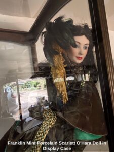 Franklin-Mint-Porcelain-Scarlett-OHara-Doll-in-Display-Case-second-image