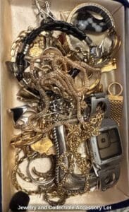Jewelry-and-Collectible-Accessory-Lot-fourth-image
