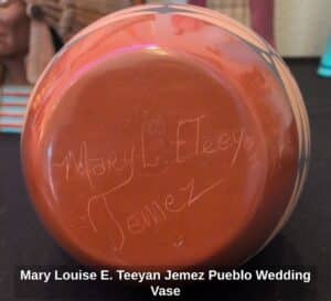 Mary-Louise-E.-Teeyan-Jemez-Pueblo-Wedding-Vase-second-image