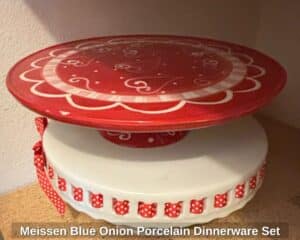 Meissen-Blue-Onion-Porcelain-Dinnerware-Set-fourth-image