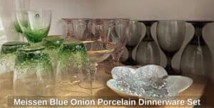 Meissen-Blue-Onion-Porcelain-Dinnerware-Set-second-image