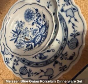 Meissen-Blue-Onion-Porcelain-Dinnerware-Set-third-image