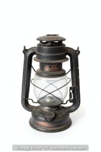 Vintage-Dietz-Kerosene-Lantern