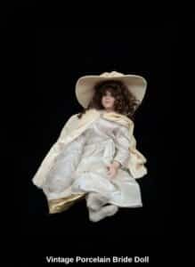 Vintage-Porcelain-Bride-Doll