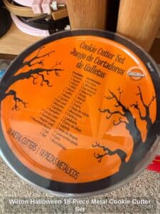 Wilton-Halloween-Piece-Metal-Cookie-Cutter-Set-second-image