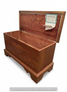 Lane-Cedar-Chest-with-Heart-Motif-fifth-image