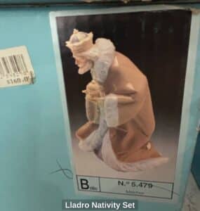 Lladro-Nativity-Set-third-image