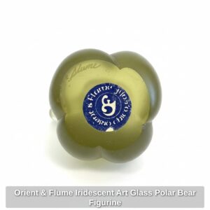Orient-Flume-Iridescent-Art-Glass-Polar-Bear-Figurine-second-image