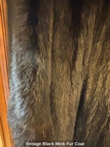 Vintage-Black-Mink-Fur-Coat-second-image