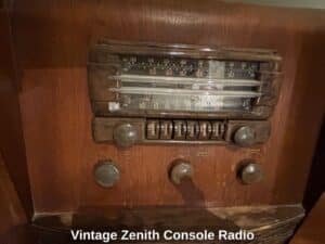 Vintage-Zenith-Console-Radio-second-image