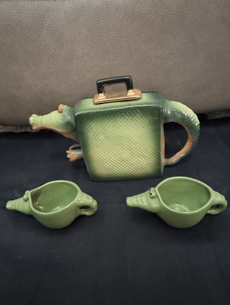 Blue Moon Estate Sales- Antique Cameras, Transistors, Musical Instruments, Electronics, Radios, Games, Mens’ clothes & Garage Tools