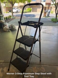 Werner-Step-Aluminum-Step-Stool-with-Tool-Tray
