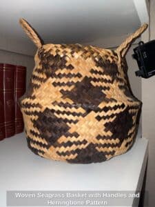 Woven-Seagrass-Basket-with-Handles-and-Herringbone-Pattern