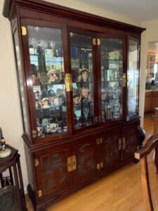Antique-Chinoiserie-Style-Mahogany-Display-Cabinet-with-Ormolu-Mounts-and-Lacquer-Panels
