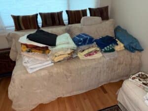 Assorted-Linens-and-Decorative-Pillows