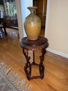 Large-Japanese-Satsuma-Vase-on-Carved-Wooden-Pedestal