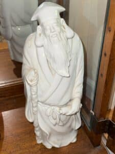 Vintage-Japanese-Porcelain-Figurine-of-a-Scholar-Shou