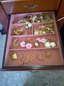 Assorted-Costume-Jewelry-Collection-B-second-image