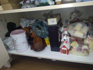 Assorted-Scented-Candles-and-Decorative-Items