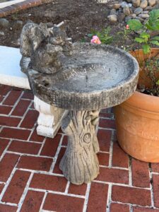 Cast-Stone-Squirrel-Bird-Bath-with-Tree-Trunk-Pedestal
