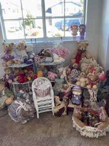 Collection-of-Boyds-Bears-and-Dolls