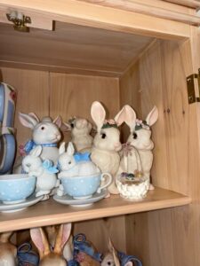Collection-of-Ceramic-Easter-Bunnies-third-image