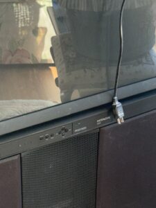 Hitachi-CRT-Television-with-Integrated-Speakers-second-image
