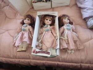 Madame-Alexander-Genuine-Fine-Bisque-Porcelain-Doll-Set