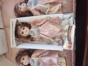 Madame-Alexander-Genuine-Fine-Bisque-Porcelain-Doll-Set-second-image