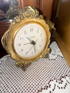 Matson-K-Gold-Plated-Electric-Ormolu-Rose-Mantel-Clock