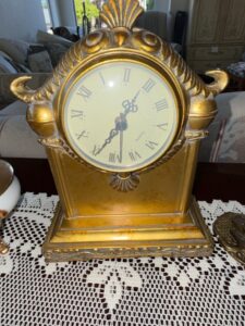 Ornate-Gilt-Mantel-Clock-with-Roman-Numerals-and-Shell-Motif