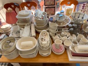 Pfaltzgraff-Tea-Rose-Ceramic-Dinnerware-Set
