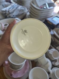 Pfaltzgraff-Tea-Rose-th-Anniversary-Dinnerware-Set-third-image