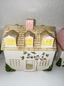 Pier-Hand-Painted-Ceramic-House-Cookie-Jar-third-image