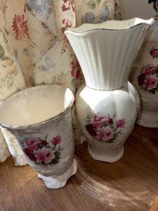 Royal-Albert-Old-Country-Roses-Porcelain-Vases-Set-of-