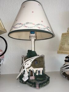 Thomas-Kinkade-Everetts-Cottage-Table-Lamp