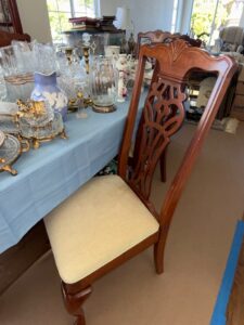Victorian-Style-Mahogany-Dining-Chairs-and-Table-Setting-second-image