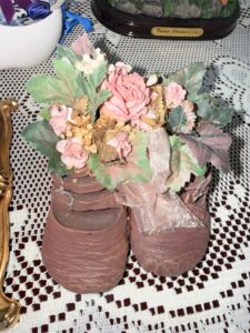 Vintage-Ceramic-Ballet-Slippers-with-Floral-Arrangement