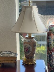 Vintage-Famille-Rose-Porcelain-Table-Lamp