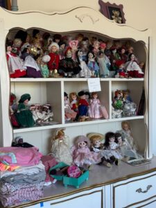 Vintage-French-Provincial-Style-Doll-Display-Cabinet-with-Collection-of-Dolls-second-image