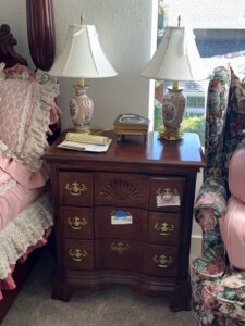 Vintage-Georgian-Style-Cherry-Nightstand-with-Carved-Fan-Detail