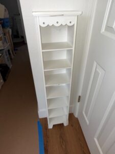 White-Scalloped-Top-Tiered-Shelf-Unit